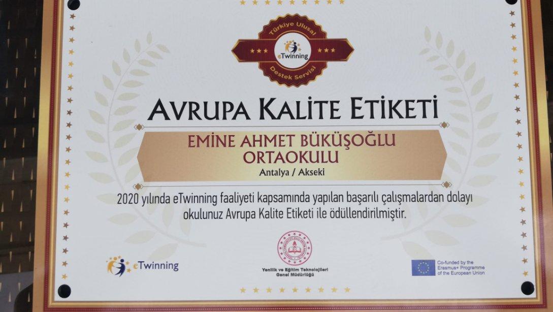 Emine-Ahmet Büküşoğlu Ortaokulu Avrupa Kalite Etiketi İle Ödüllendirildi