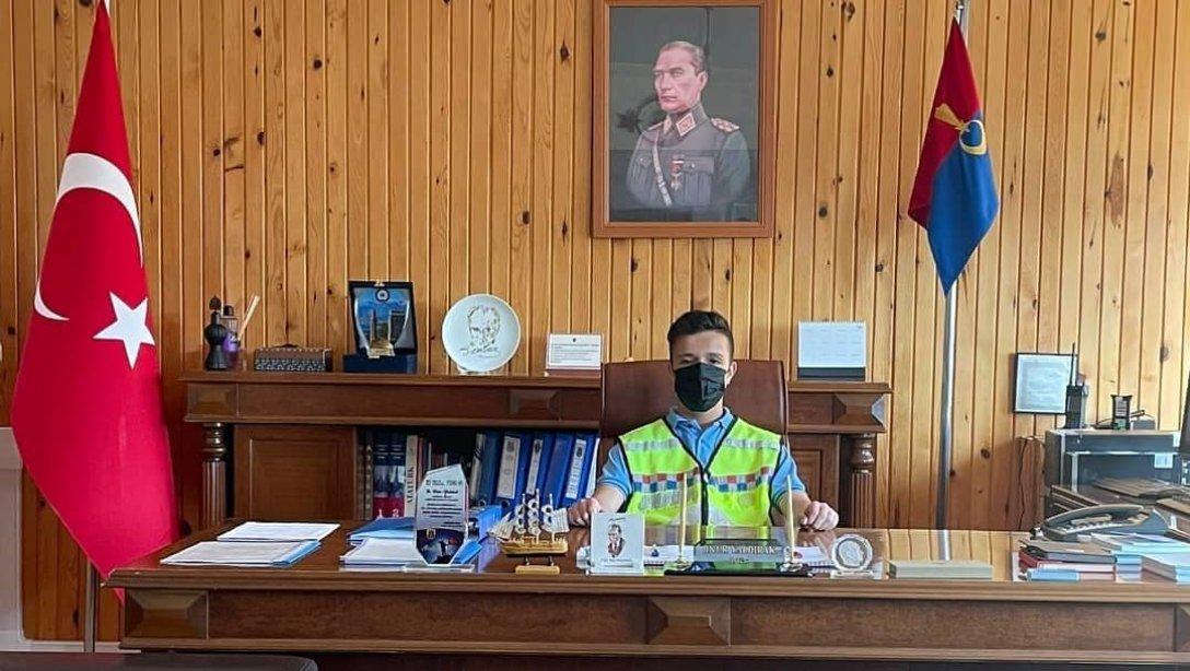 Öğrencimiz Ahmet Furkan ARICI İlçe Jandarma Komutanlığı Misafiri Oldu