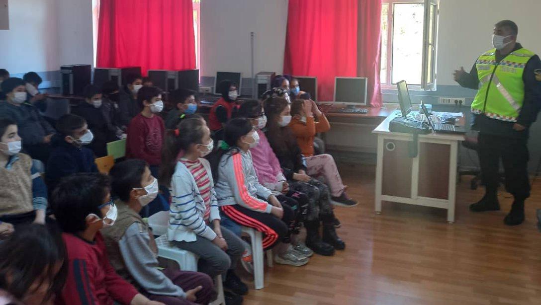 Taşlıca Ahmet Hamdi Akseki İlkokulu/Ortaokulu Meslek Tanıtımı ve Trafik Eğitimi