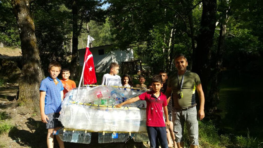 Taşlıca Ahmet Hamdi Akseki İlkokulu Öğrencileri Atık Plastik Şişelerden Rafting Botu Yaptı