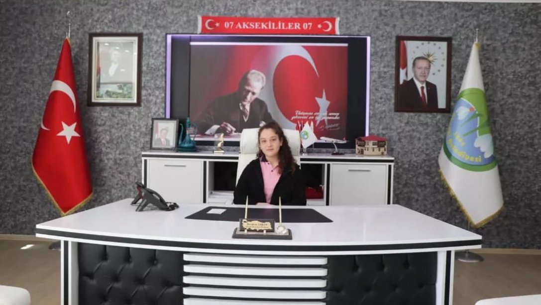 Kariyer Günü Kapsamında Emine Ahmet Büküşoğlu Ortaokulu Öğrencisi Akseki Belediye Başkanlığına Misafir Oldu