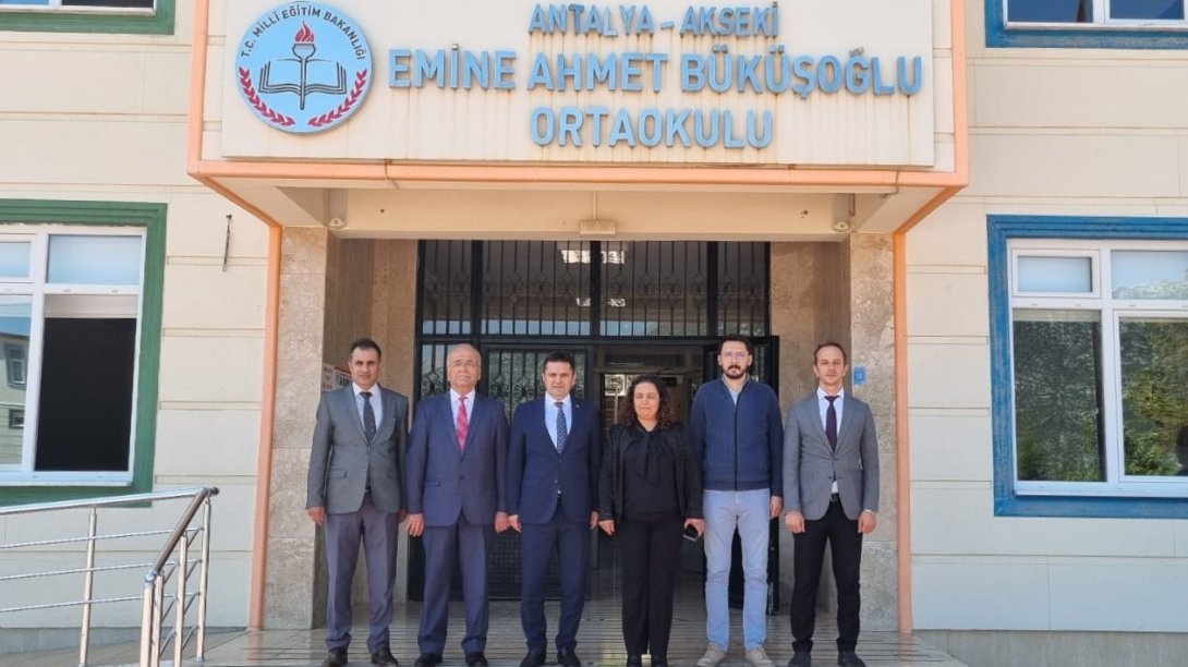 İl Milli Eğitim Müdürümüz Sayın Salih Kaygusuz'dan Emine-Ahmet Büküşoğlu Ortaokuluna Ziyaret