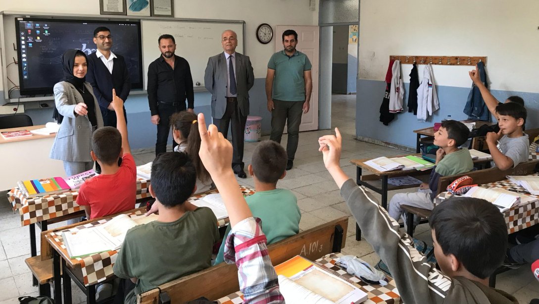 Sayın Kaymakamımız Saliha Karataş'tan Taşlıca Ahmet Hamdi Akseki İlkokulu ve Ortaokuluna Ziyaret