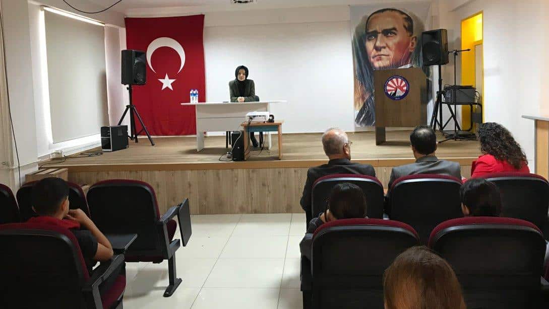 Kaymakamımız Sn. Saliha Karataş Kariyer Günü Etkinliği Kapsamında Emine-Ahmet Büküşoğlu Ortaokulu Öğrencileriyle Bir Araya Geldi