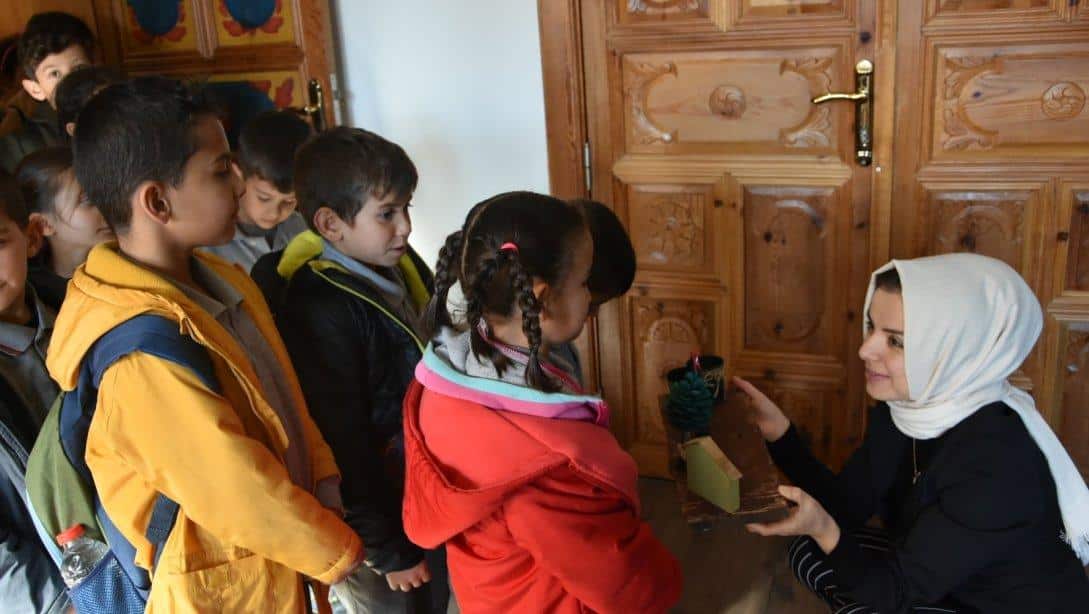 Cevizli İlkokulu Öğrencilerimizin Kaymakamımız Sn. Saliha Karataş'a Ziyareti