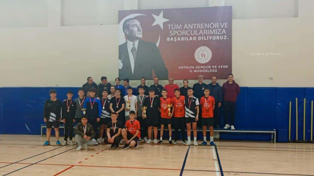 İlçemizden Liselerarası Badminton Müsabakalarında İl İkinciliği ve Dördüncülüğü Başarıları