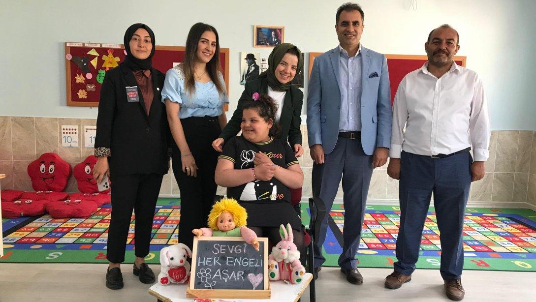 Kaymakamımız Sn. Saliha Karataş Özel Eğitim Sınıfı Öğrencilerimiz İle Bir Araya Geldi