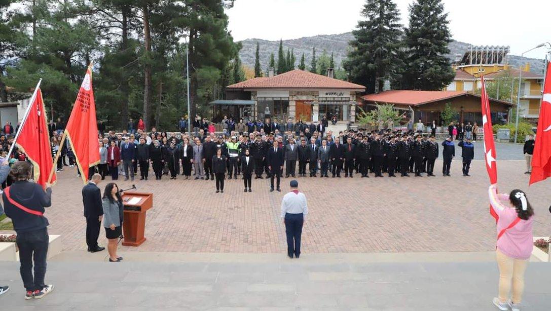 İlçemizde 10 Kasım Atatürk'ü Anma Günü Çelenk Sunma Töreni Gerçekleştirildi