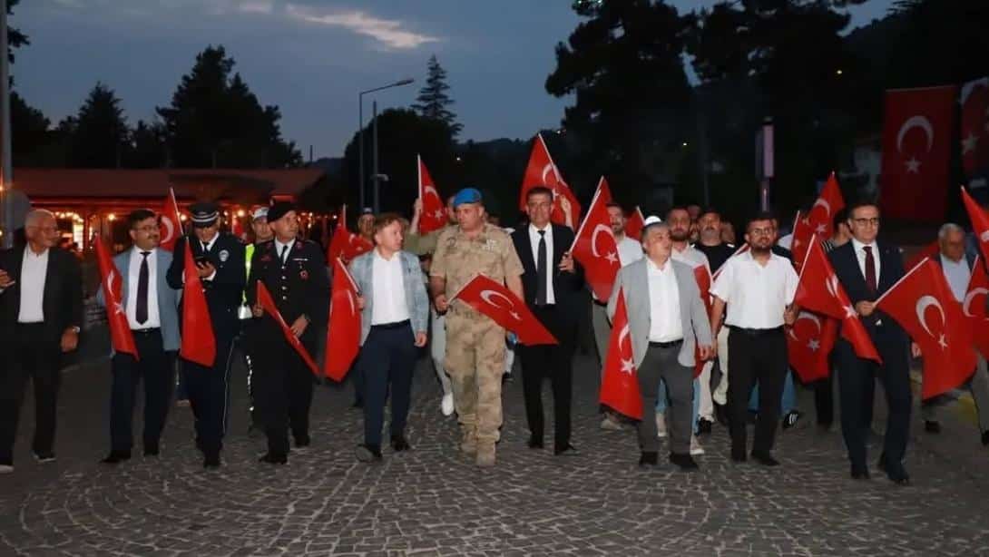 İlçemizde 15 Temmuz Demokrasi ve Millî Birlik Günü Etkinlikleri Kapsamında Milli Birlik Yürüyüşü Gerçekleştirildi