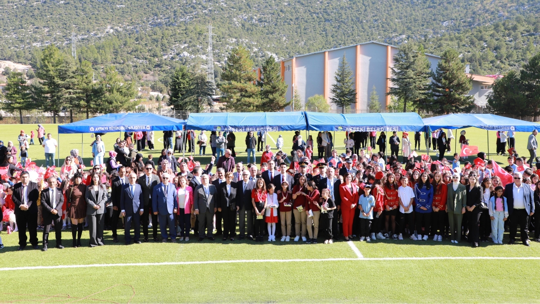 29 EKİM CUMHURİYET BAYRAMI İLÇEMİZDE BÜYÜK BİR COŞKU İLE KUTLANDI